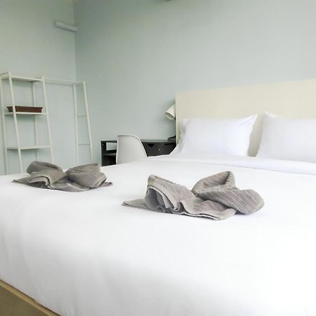 420 Hostel - Ekkamai Buds & Beds Bangkok Ngoại thất bức ảnh