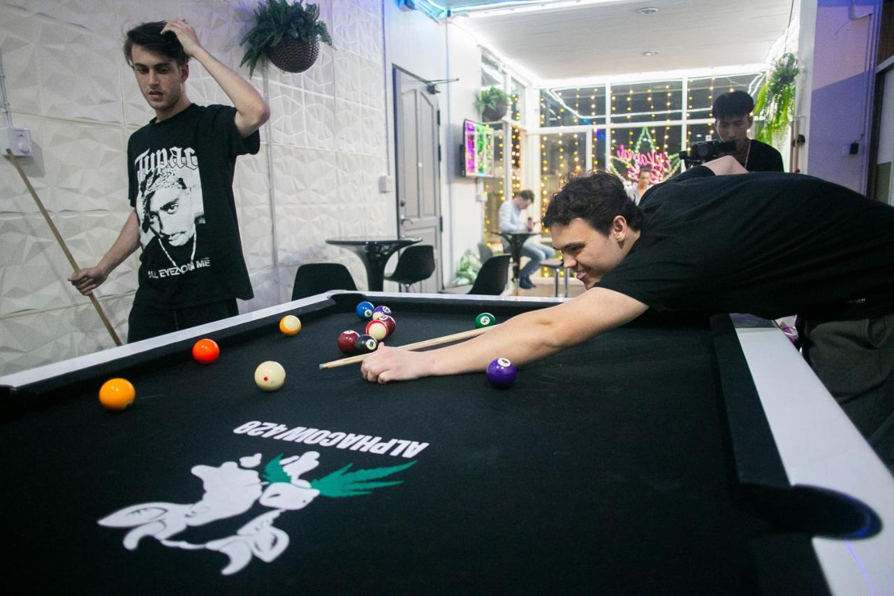 420 Hostel - Ekkamai Buds & Beds Bangkok Ngoại thất bức ảnh