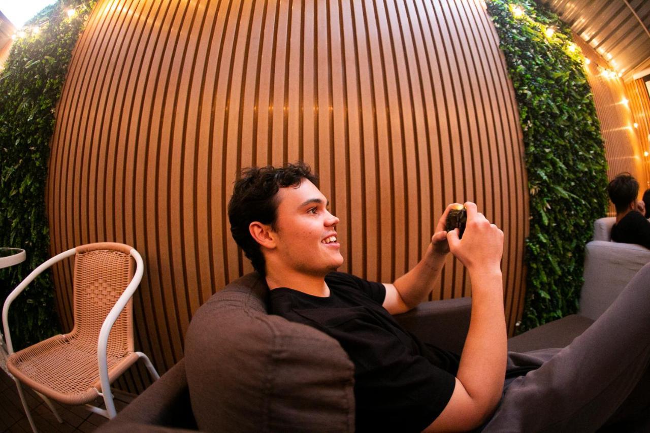 420 Hostel - Ekkamai Buds & Beds Bangkok Ngoại thất bức ảnh