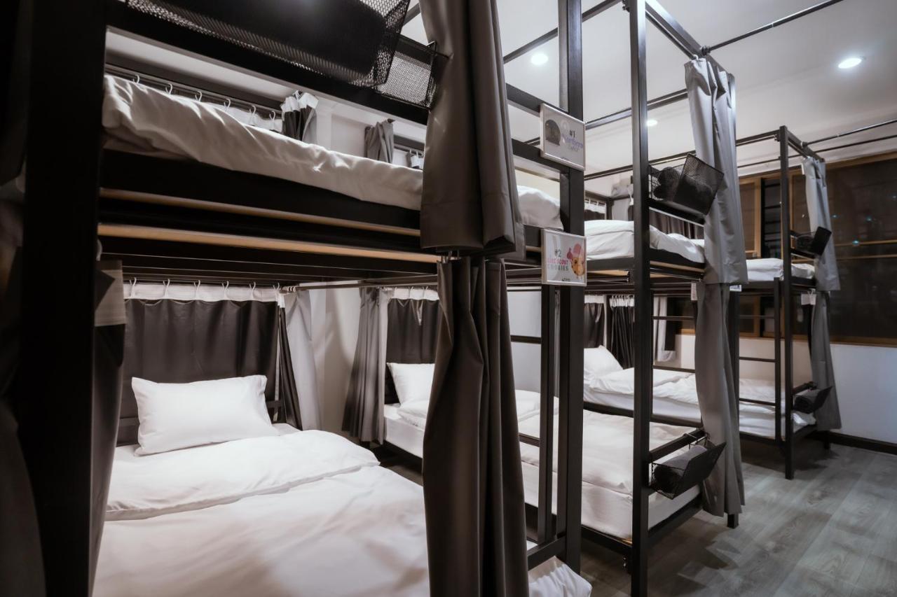 420 Hostel - Ekkamai Buds & Beds Bangkok Ngoại thất bức ảnh