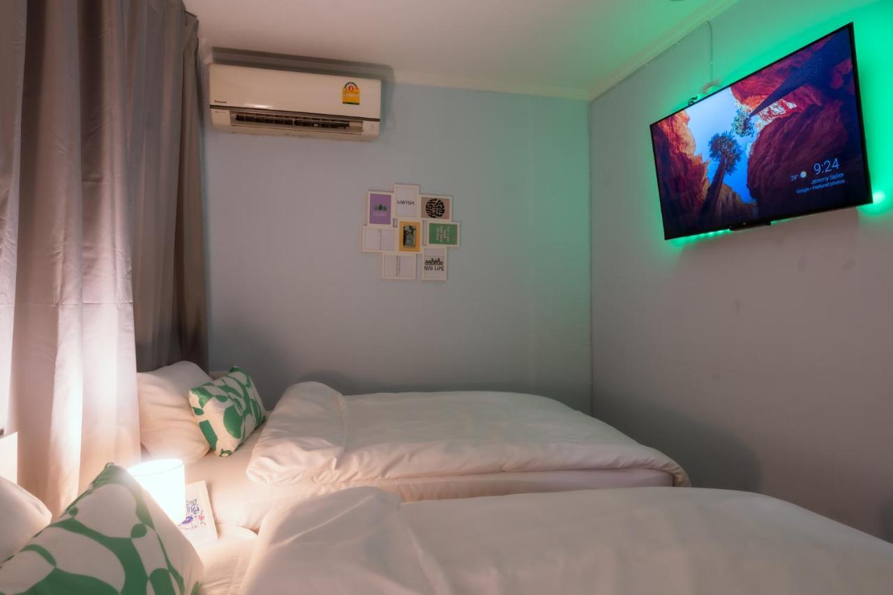 420 Hostel - Ekkamai Buds & Beds Bangkok Ngoại thất bức ảnh