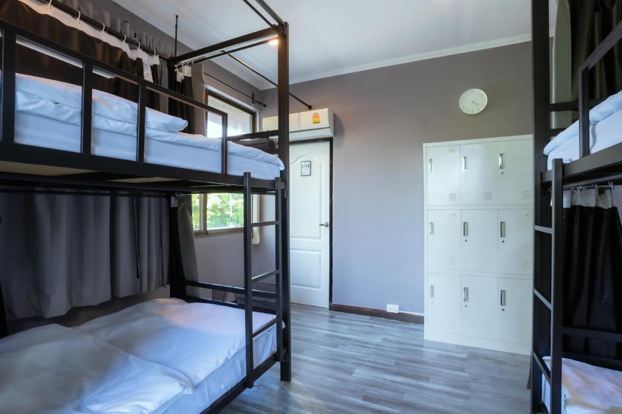 420 Hostel - Ekkamai Buds & Beds Bangkok Ngoại thất bức ảnh