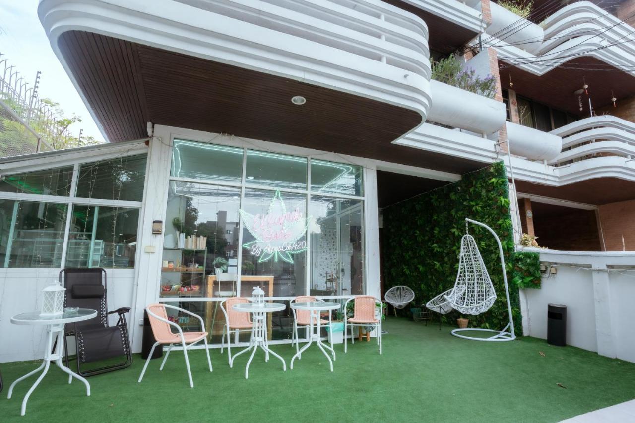 420 Hostel - Ekkamai Buds & Beds Bangkok Ngoại thất bức ảnh