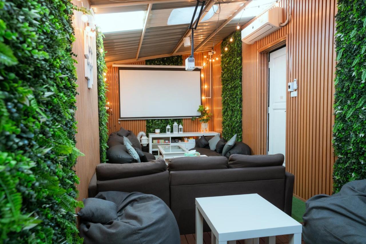 420 Hostel - Ekkamai Buds & Beds Bangkok Ngoại thất bức ảnh