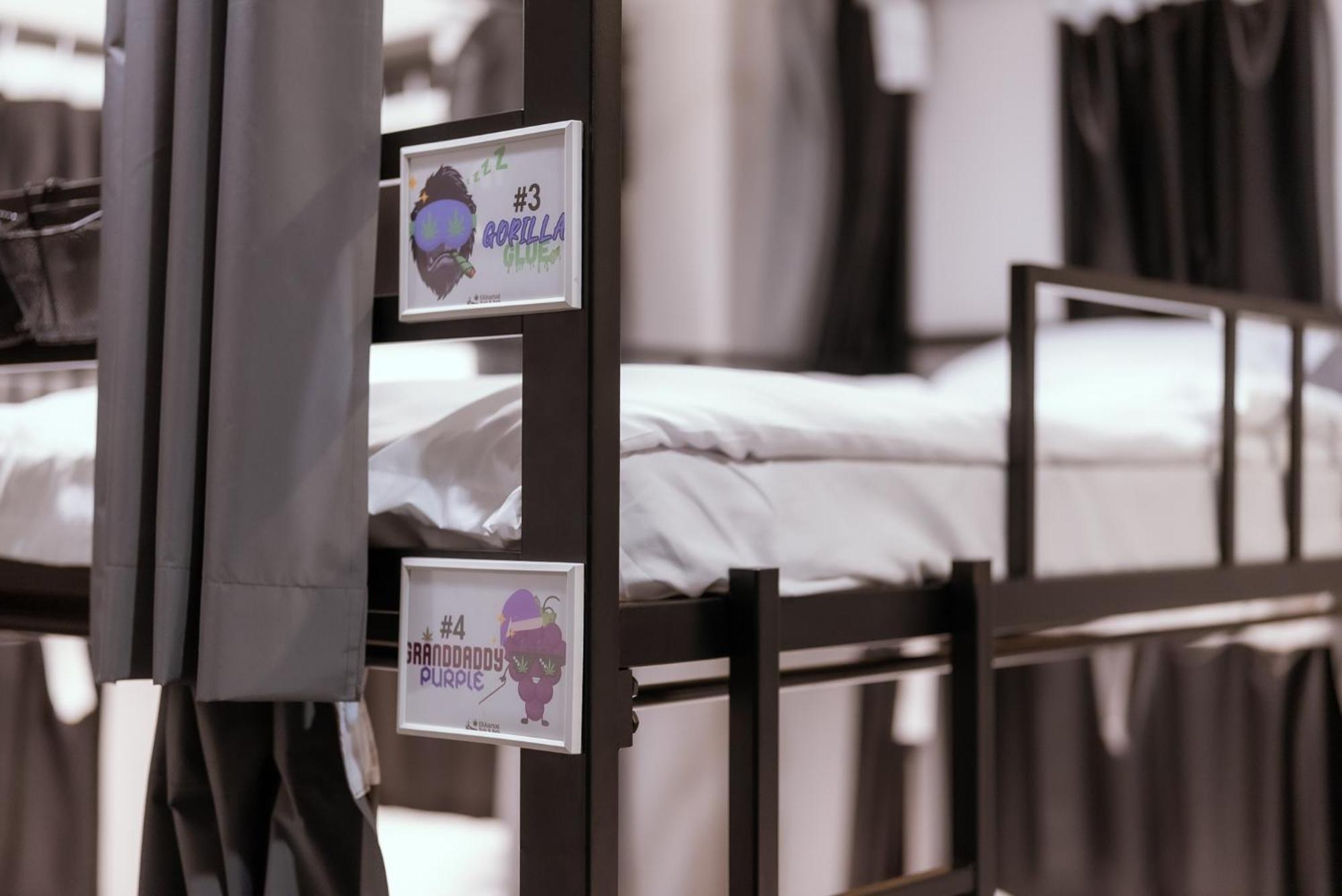 420 Hostel - Ekkamai Buds & Beds Bangkok Ngoại thất bức ảnh