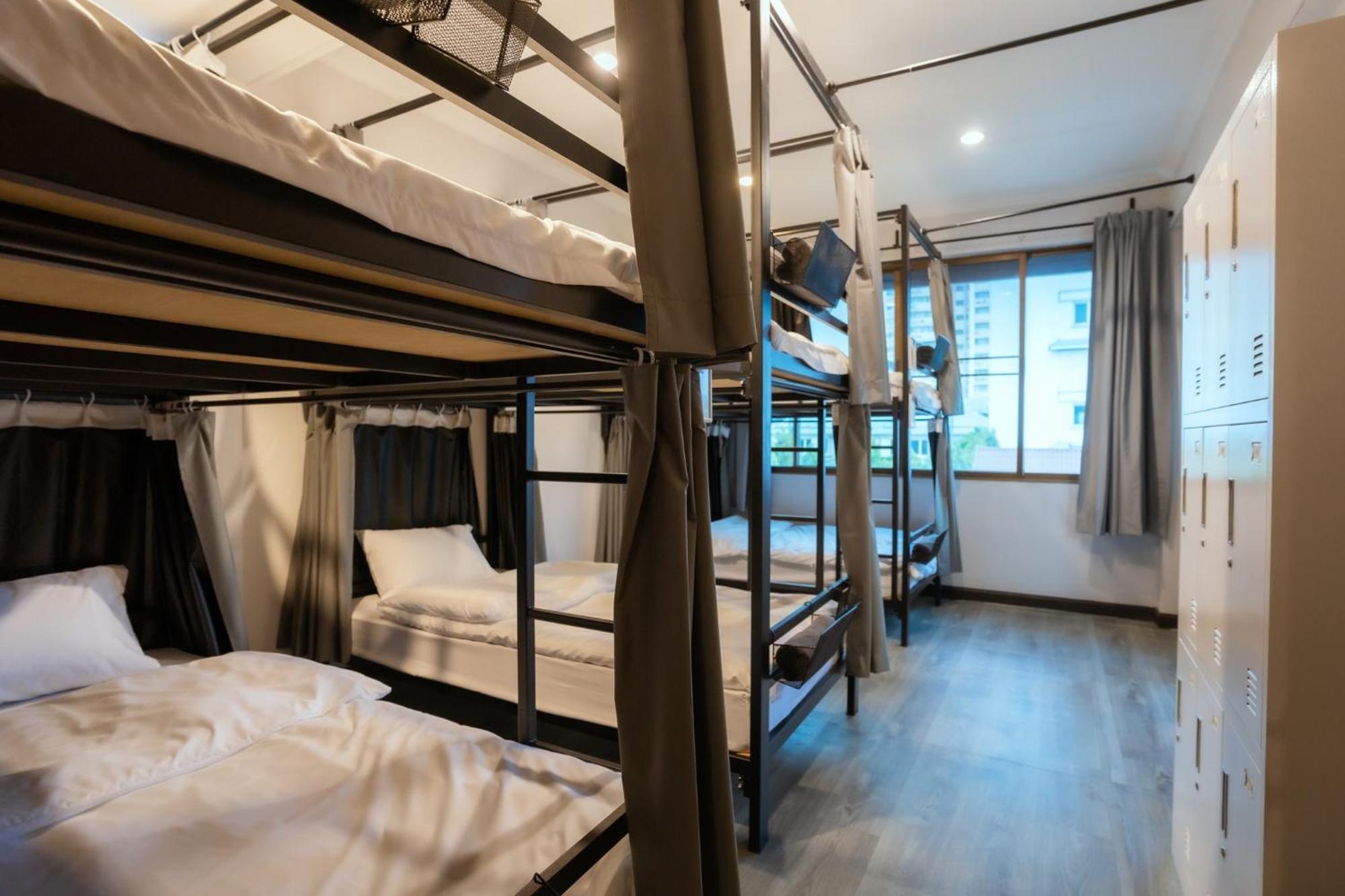 420 Hostel - Ekkamai Buds & Beds Bangkok Ngoại thất bức ảnh