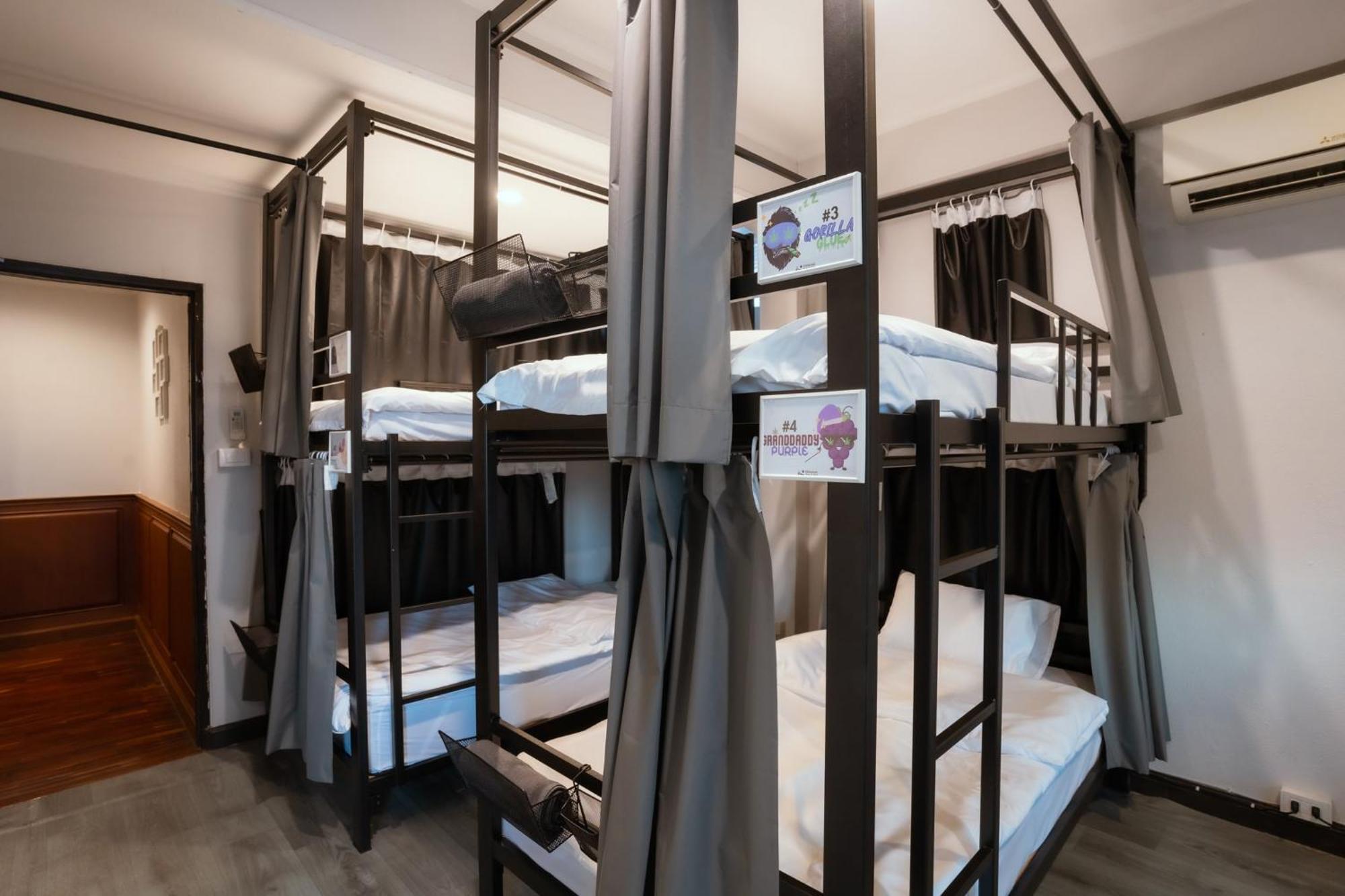 420 Hostel - Ekkamai Buds & Beds Bangkok Ngoại thất bức ảnh