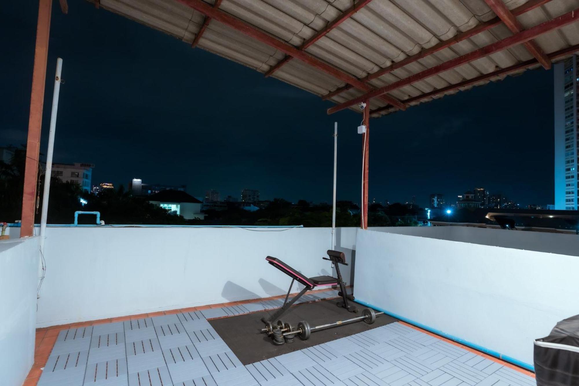 420 Hostel - Ekkamai Buds & Beds Bangkok Ngoại thất bức ảnh