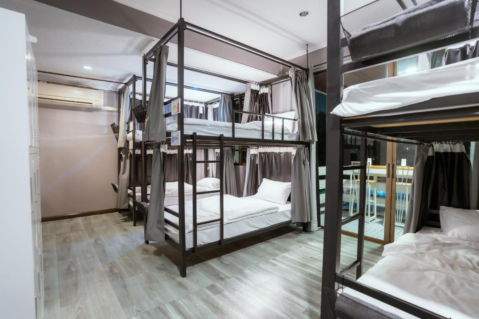 420 Hostel - Ekkamai Buds & Beds Bangkok Ngoại thất bức ảnh