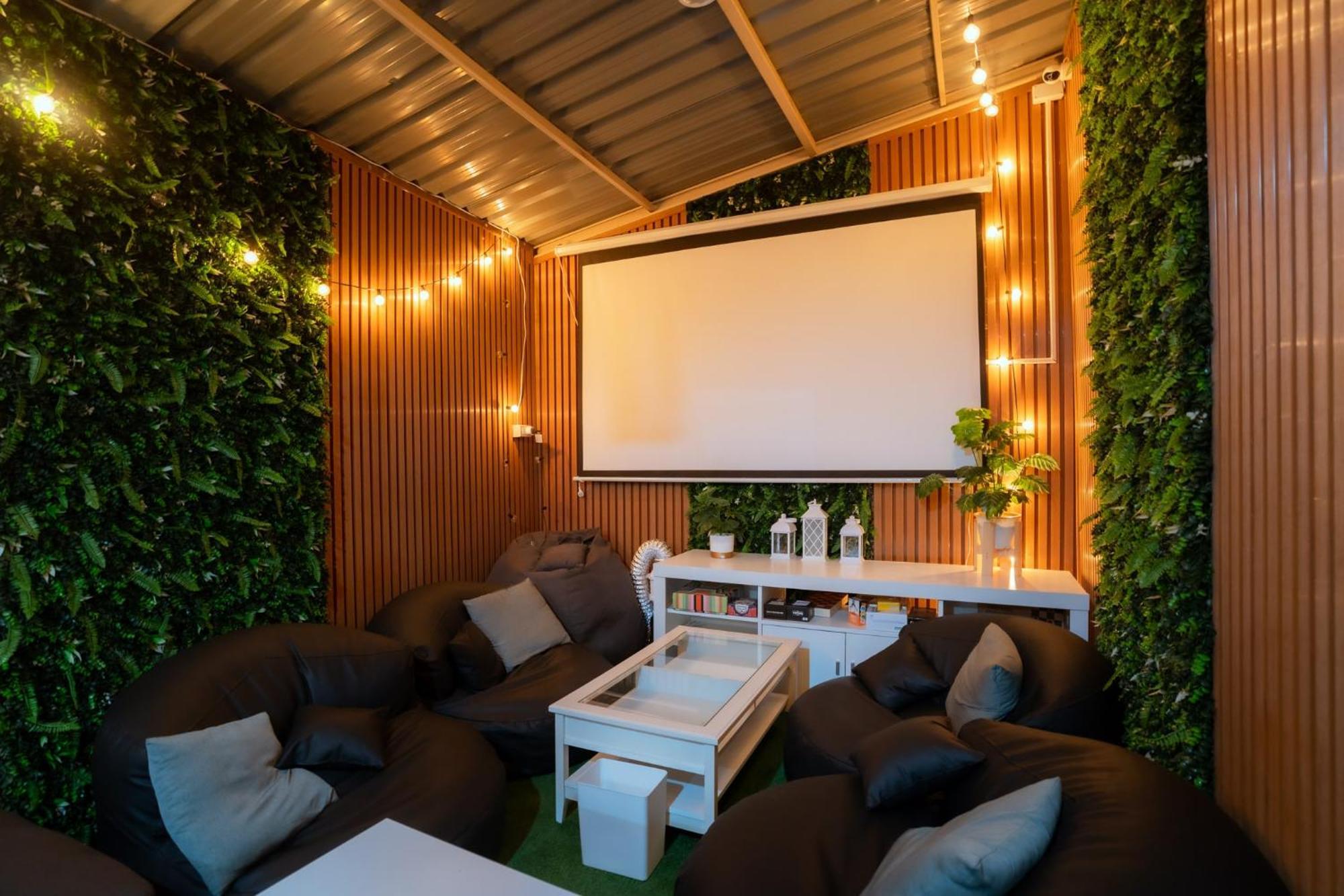 420 Hostel - Ekkamai Buds & Beds Bangkok Ngoại thất bức ảnh