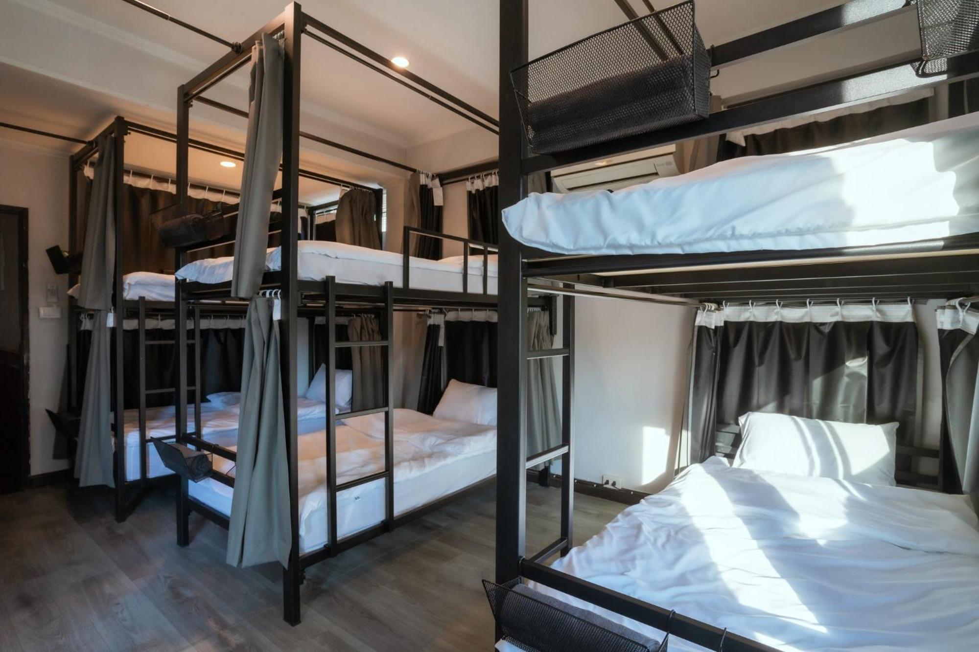 420 Hostel - Ekkamai Buds & Beds Bangkok Ngoại thất bức ảnh
